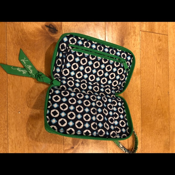 Retired Cupcakes Green Vera Bradley Wristlet | Clutch - Picture 7 of 7